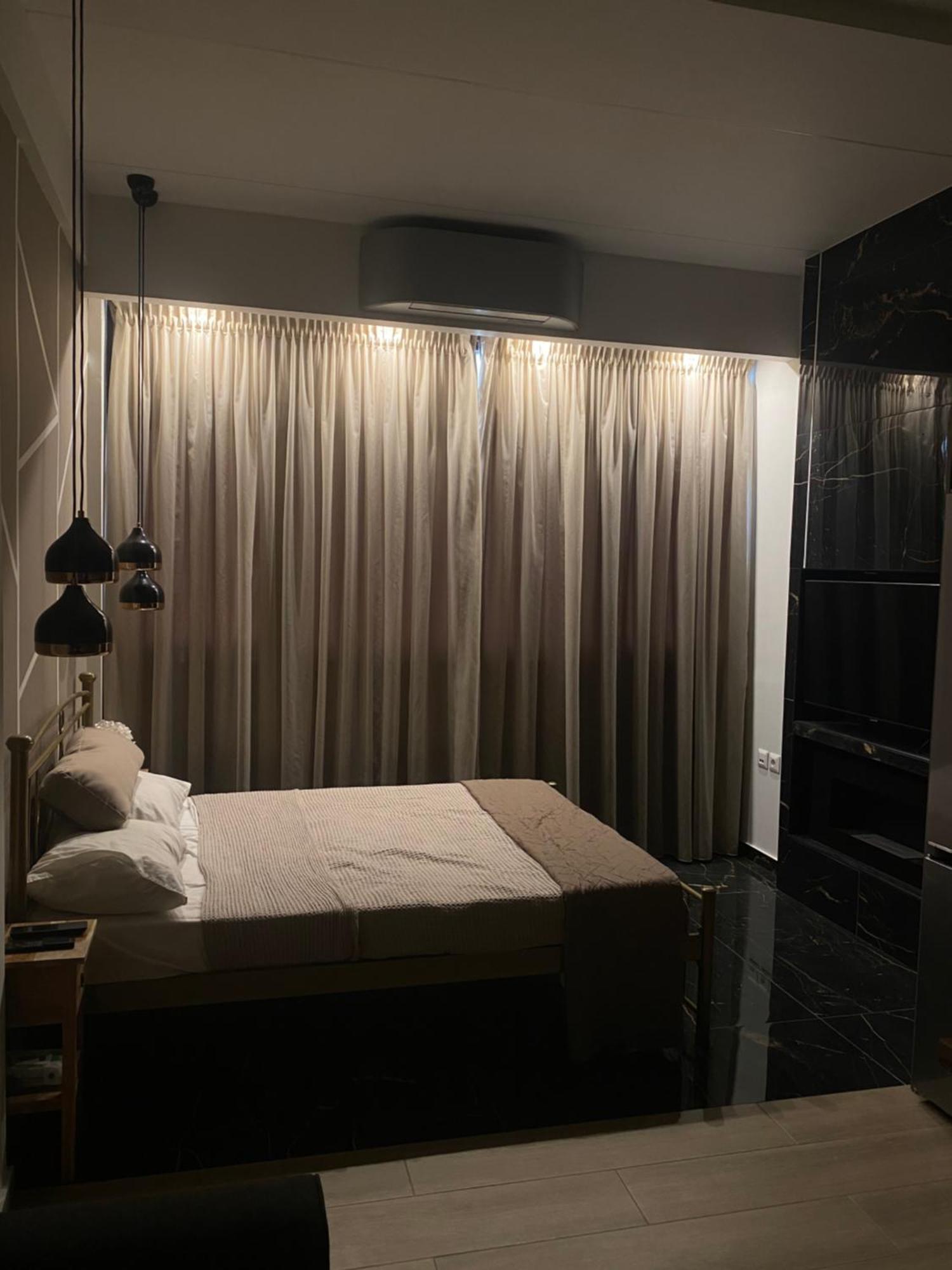 Condo Next To Metro St Athens! 외부 사진